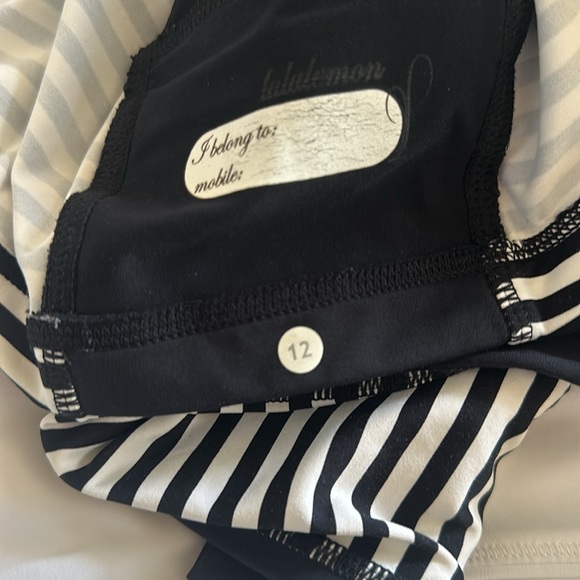 Lululemon wet, dry, warm, striped pullover RARE - Picture 8 of 8